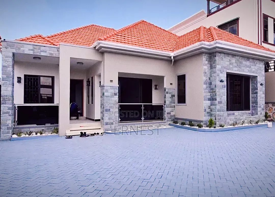 4bdrm House in Kira for sale