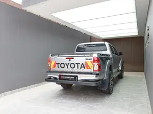 Toyota Hilux 2010 Gray