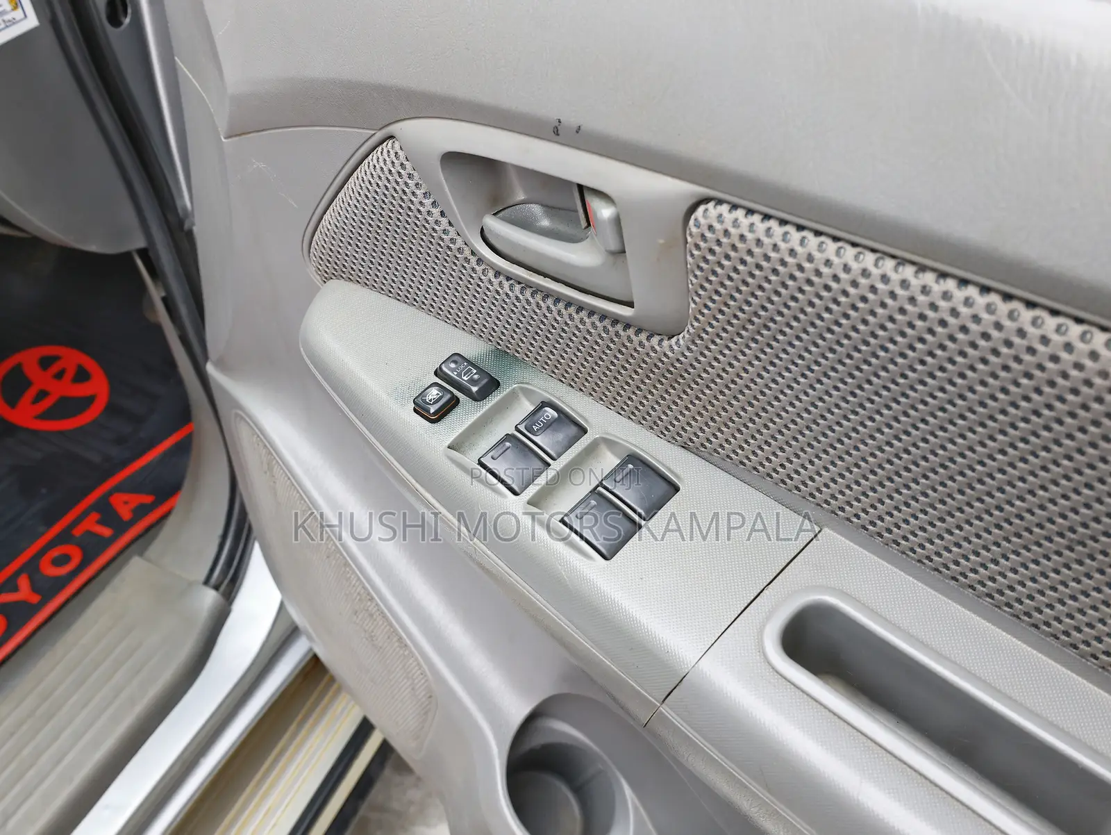 Toyota Hilux 2010 Gray