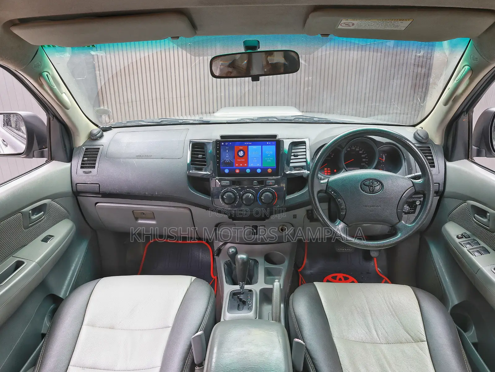 Toyota Hilux 2010 Gray