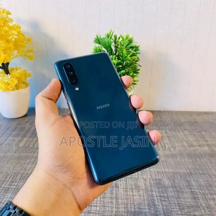 Sharp Aquos Zero 128 GB Black