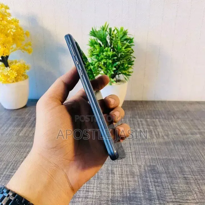 Sharp Aquos Zero 128 GB Black