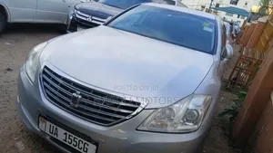 Toyota Crown 2010 Silver