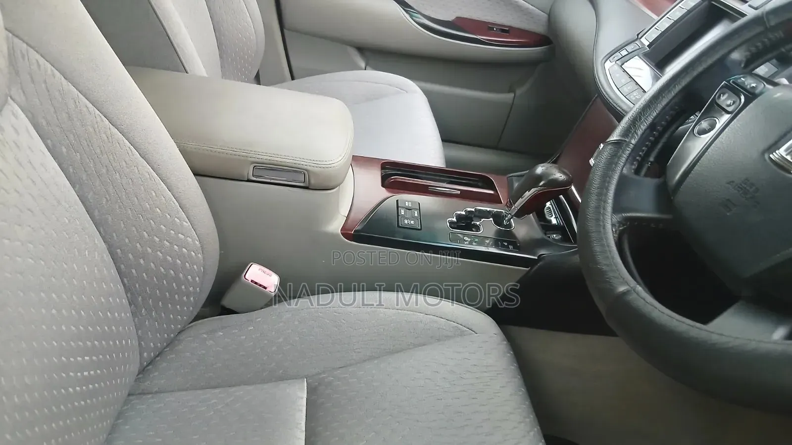 Toyota Crown 2010 Silver