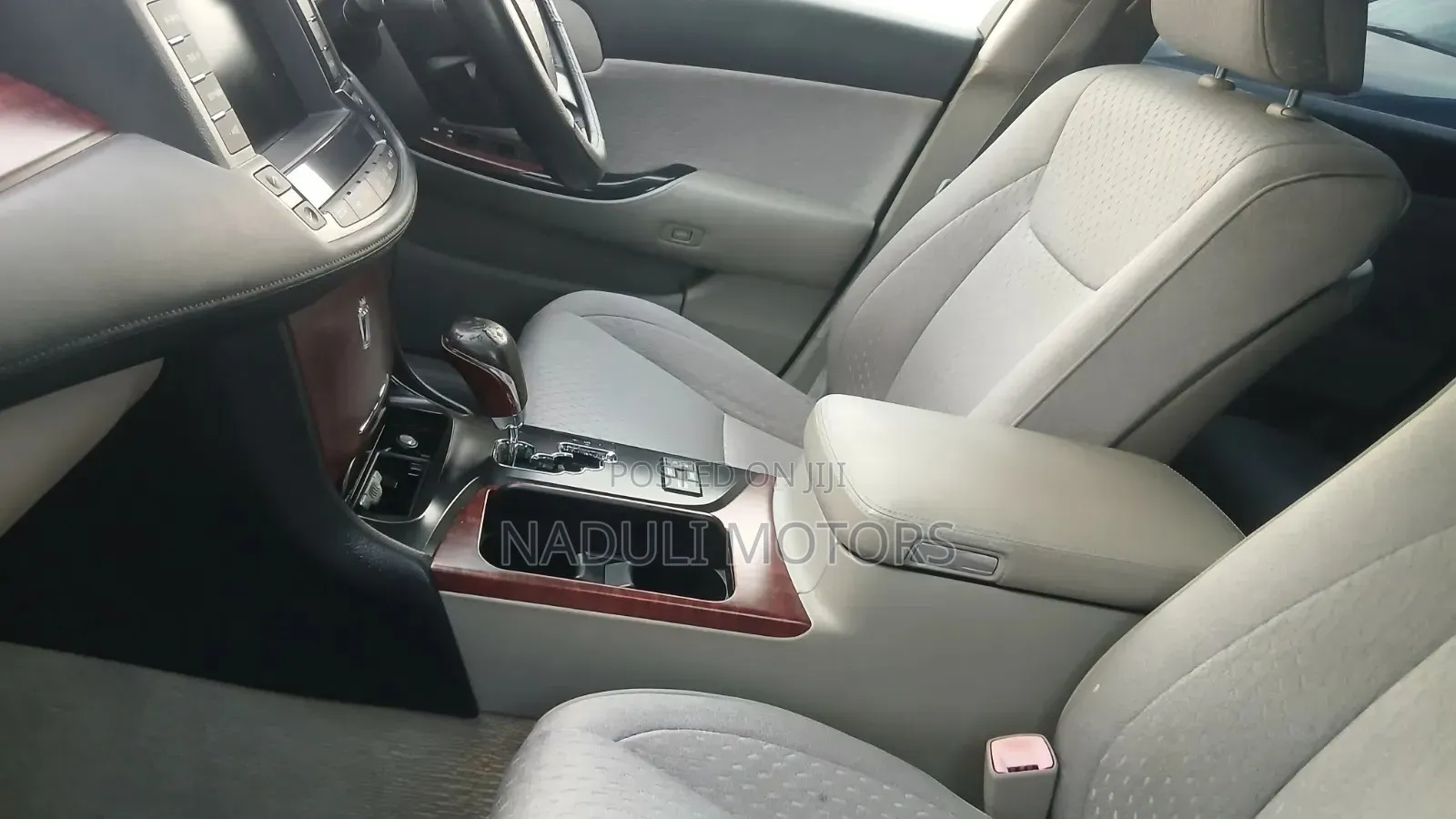 Toyota Crown 2010 Silver