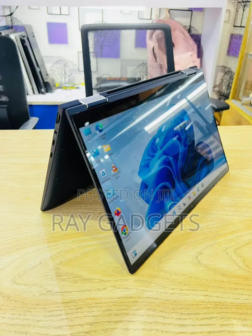 New Laptop HP Dragonfly G4 8GB Intel Core i5 SSD 256GB