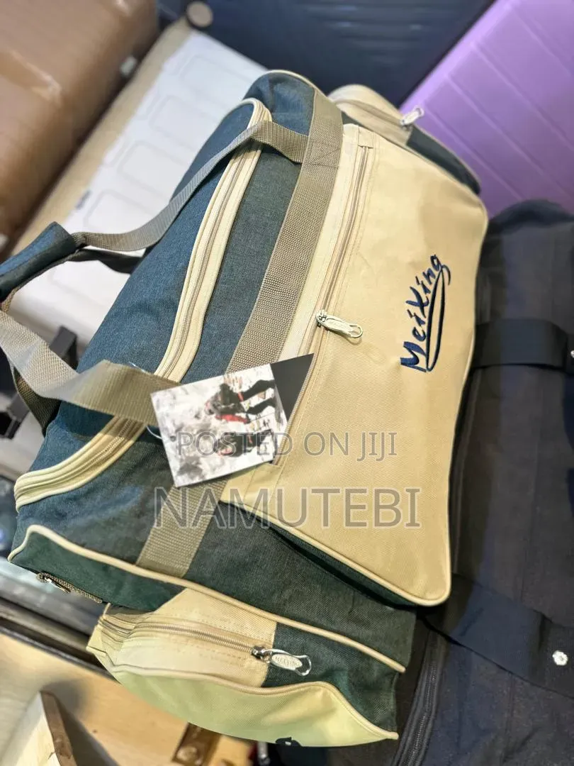 Meixing Travel Duffel Bag in Khaki