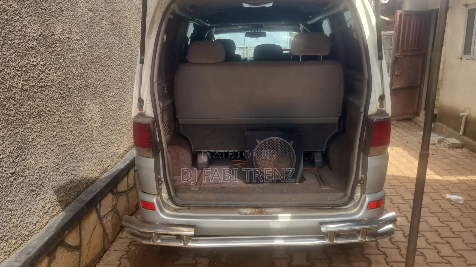 Toyota Regius 1998 White