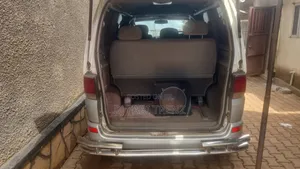 Toyota Regius 1998 White