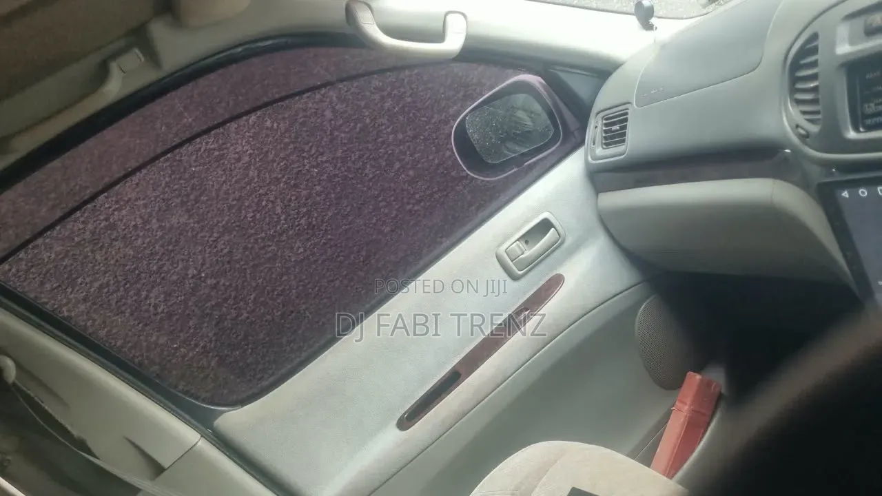 Toyota Regius 1998 White