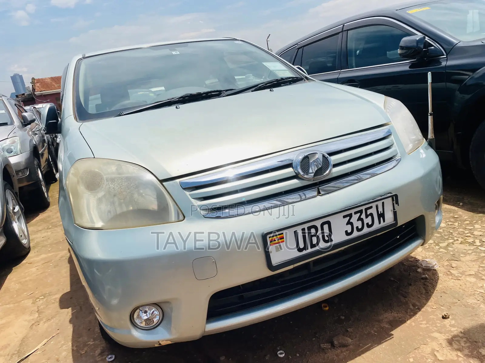 Toyota Raum 2010