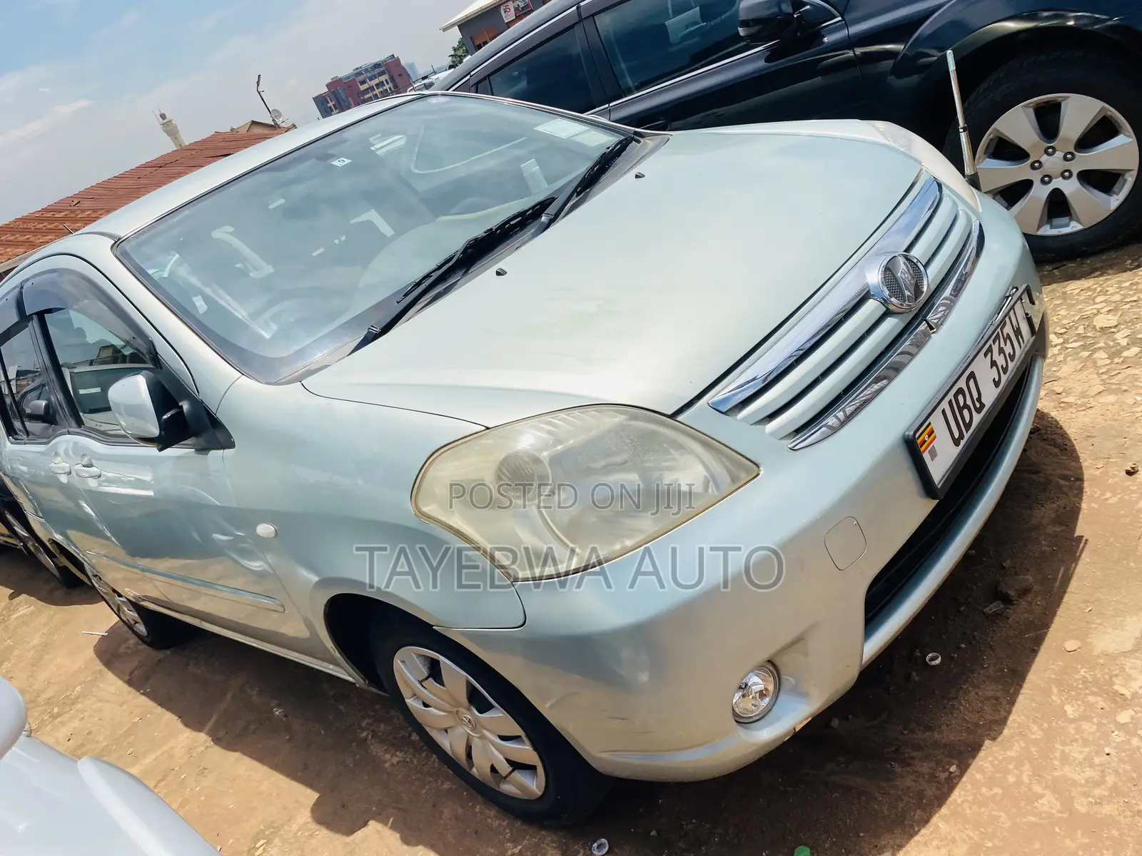 Toyota Raum 2010