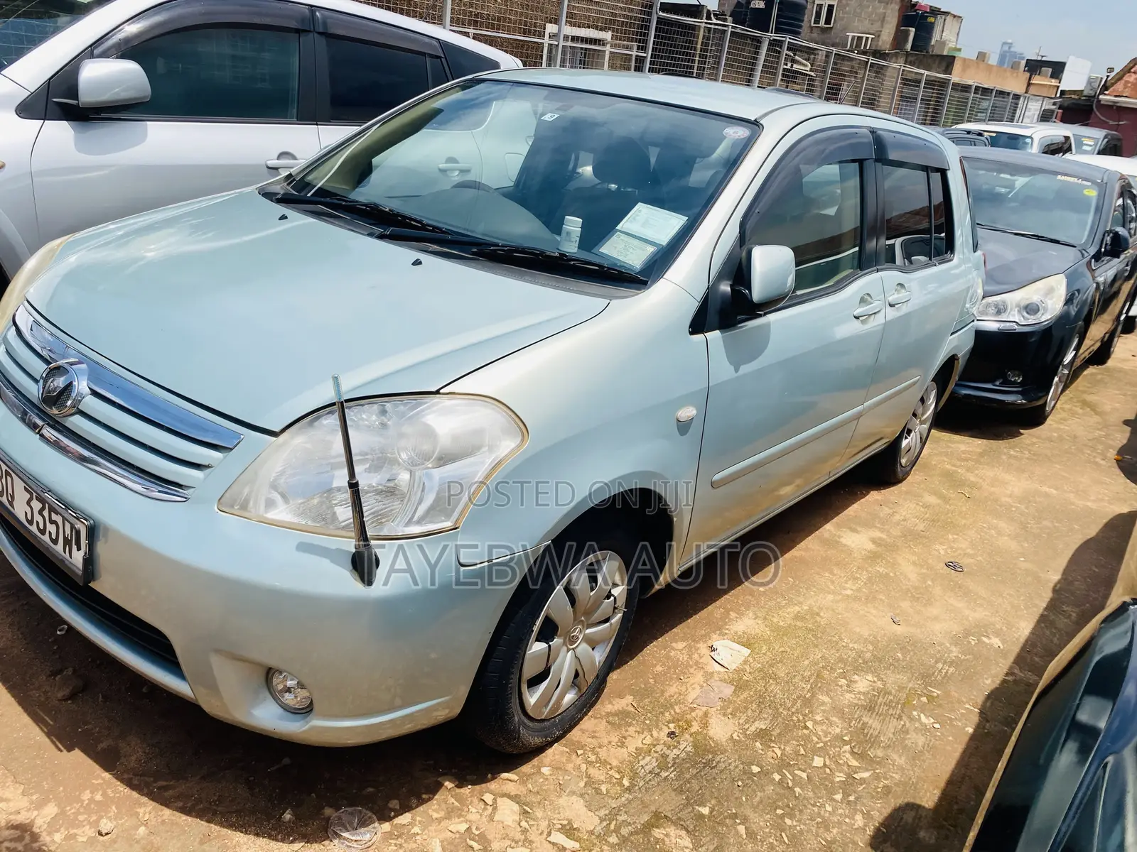 Toyota Raum 2010