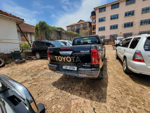Toyota Hilux 2019 Black