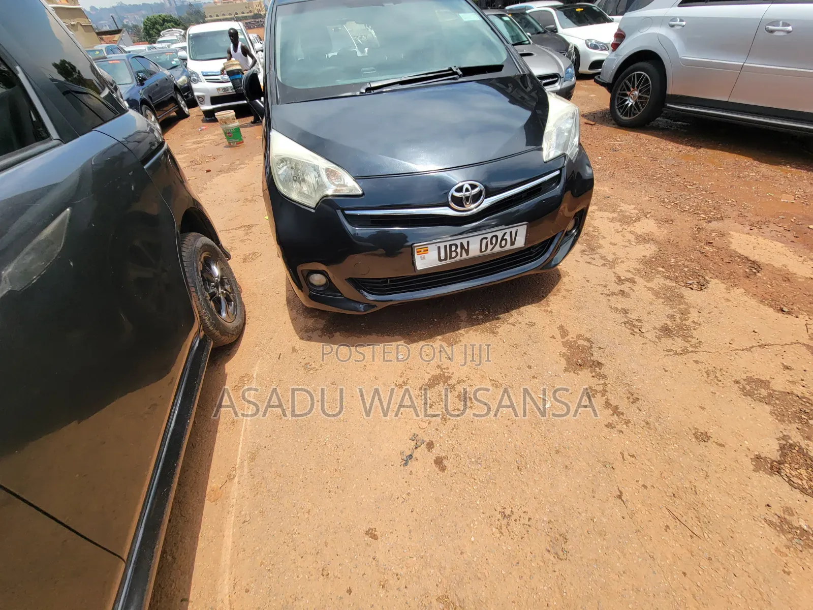 Toyota Ractis 2010 Black