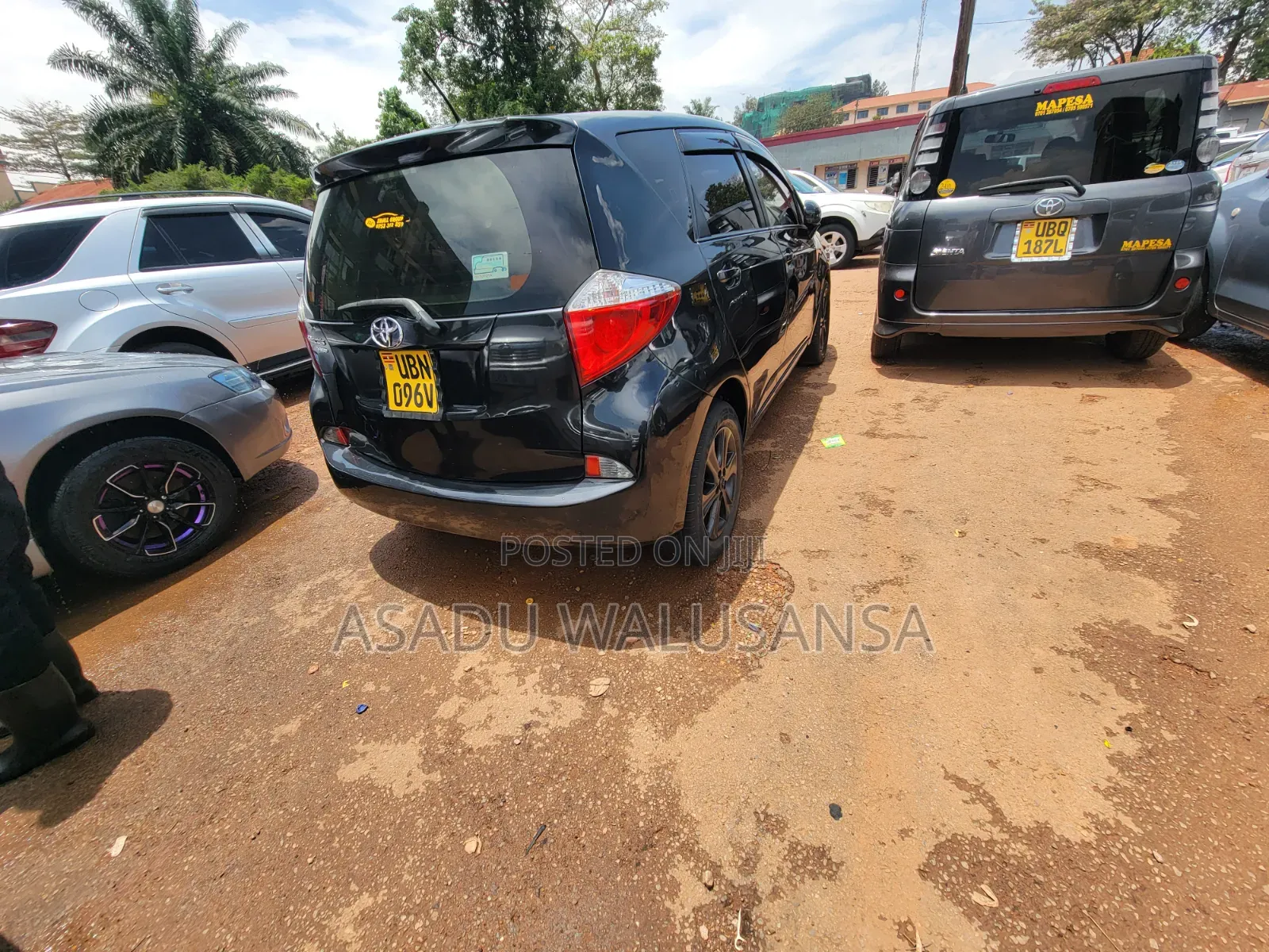 Toyota Ractis 2010 Black