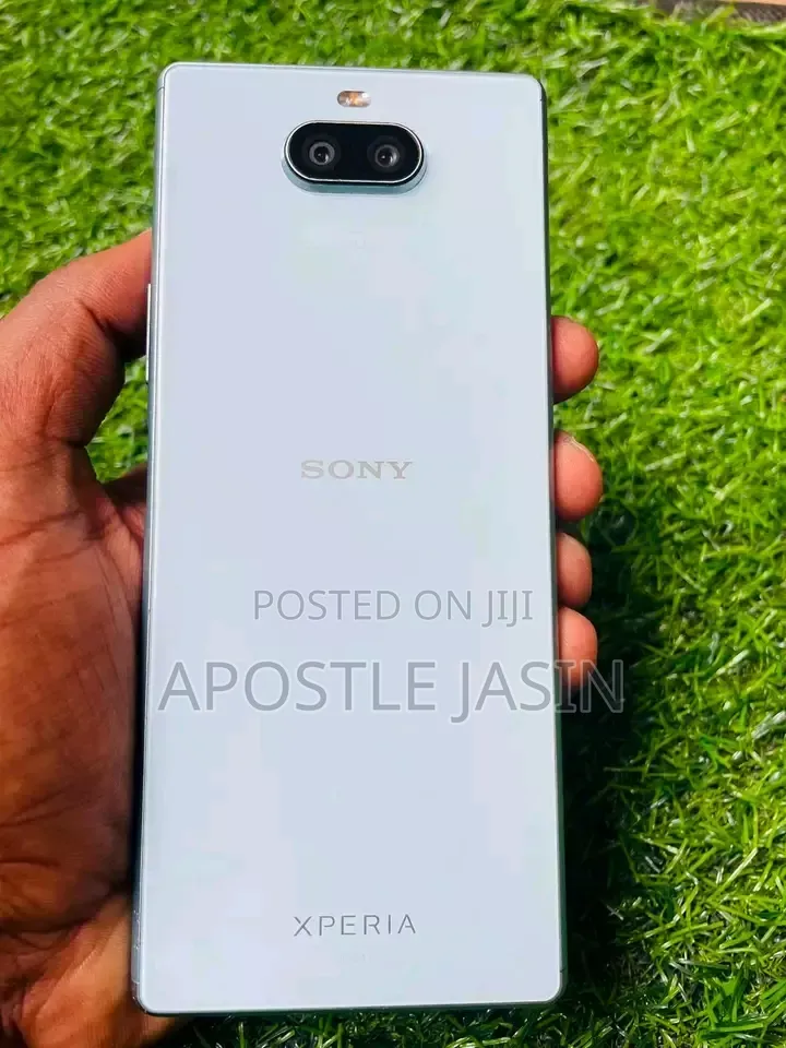 Sony Xperia 8 SOV42 64 GB Silver