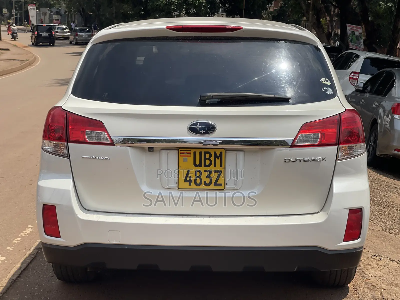 Subaru Outback 2010 White
