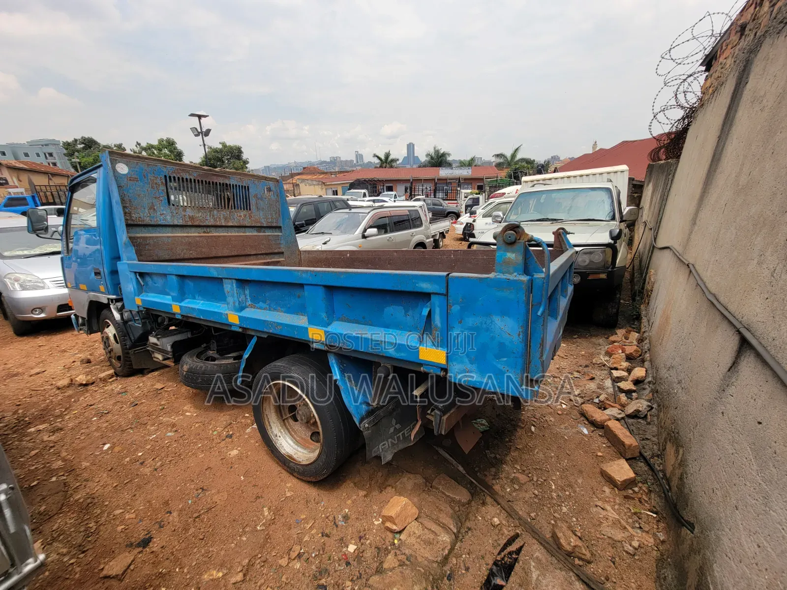 Mitsubishi Canter 1995 Blue