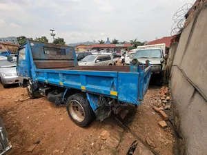 Mitsubishi Canter 1995 Blue