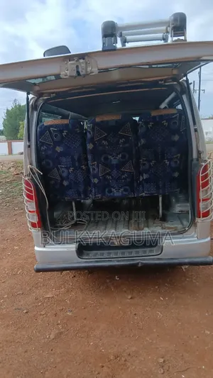 Toyota Grand HiAce 2002 Silver