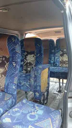 Toyota Grand HiAce 2002 Silver