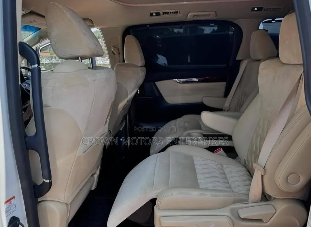 Toyota Alphard 2.5 Petrol AWD 2017 White