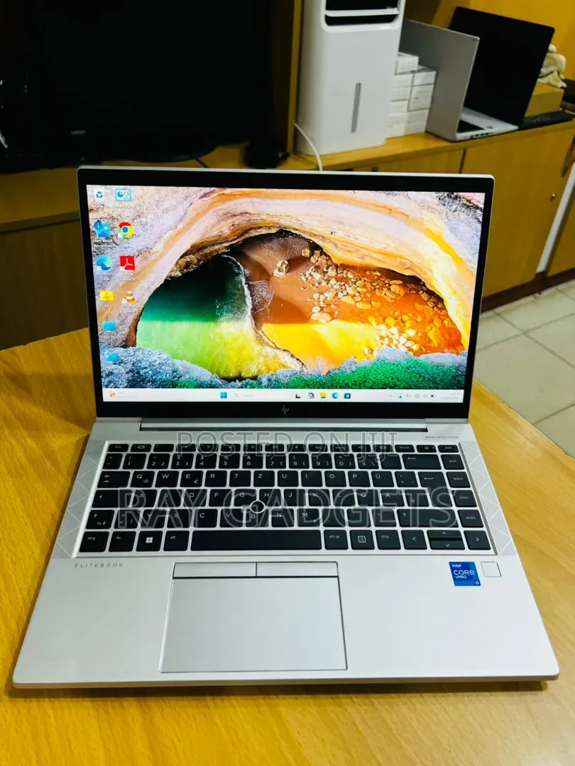New Laptop HP EliteBook 840 G7 16GB Intel Core i5 SSD 256GB