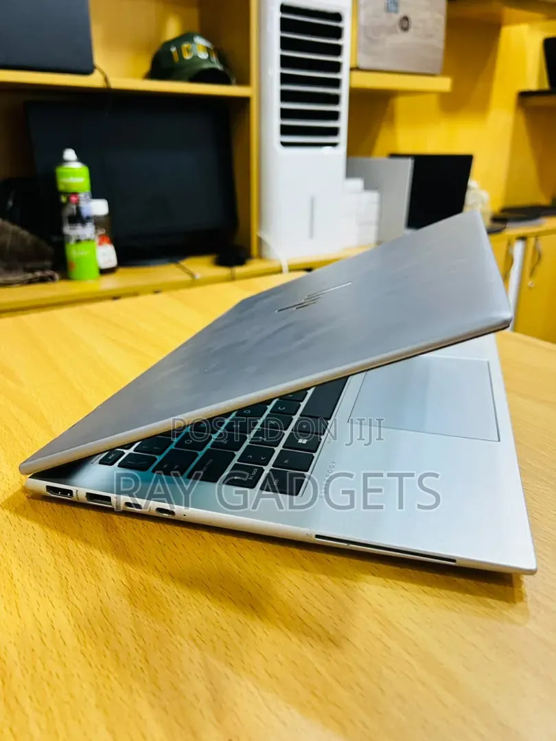 New Laptop HP EliteBook x360 1040 G7 8GB Intel Core i7 SSD 512GB