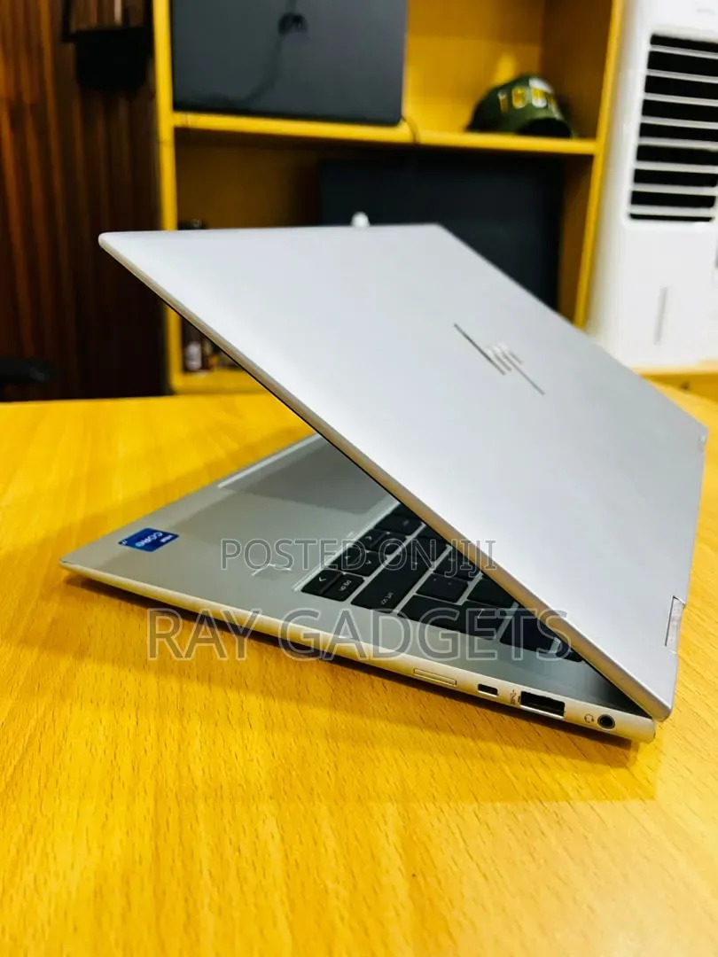 New Laptop HP EliteBook x360 1040 G7 8GB Intel Core i7 SSD 512GB
