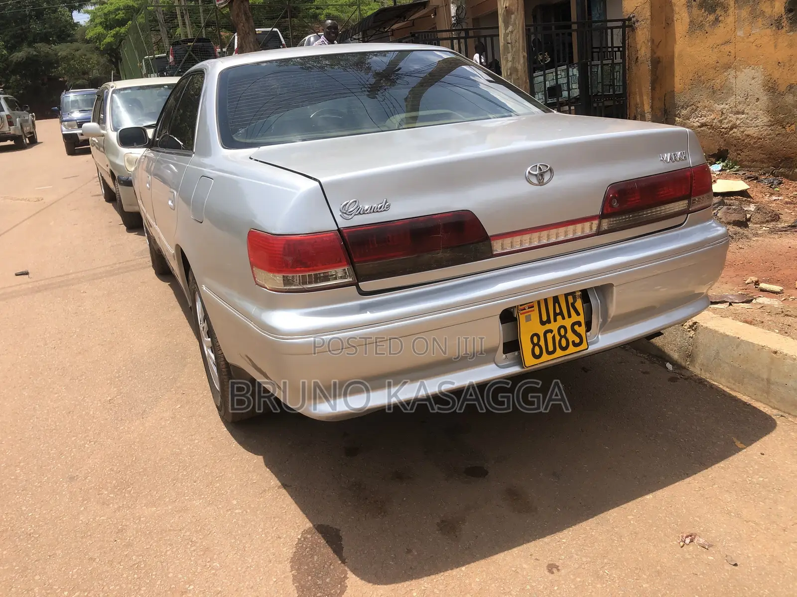 Toyota Mark II 2000 Silver