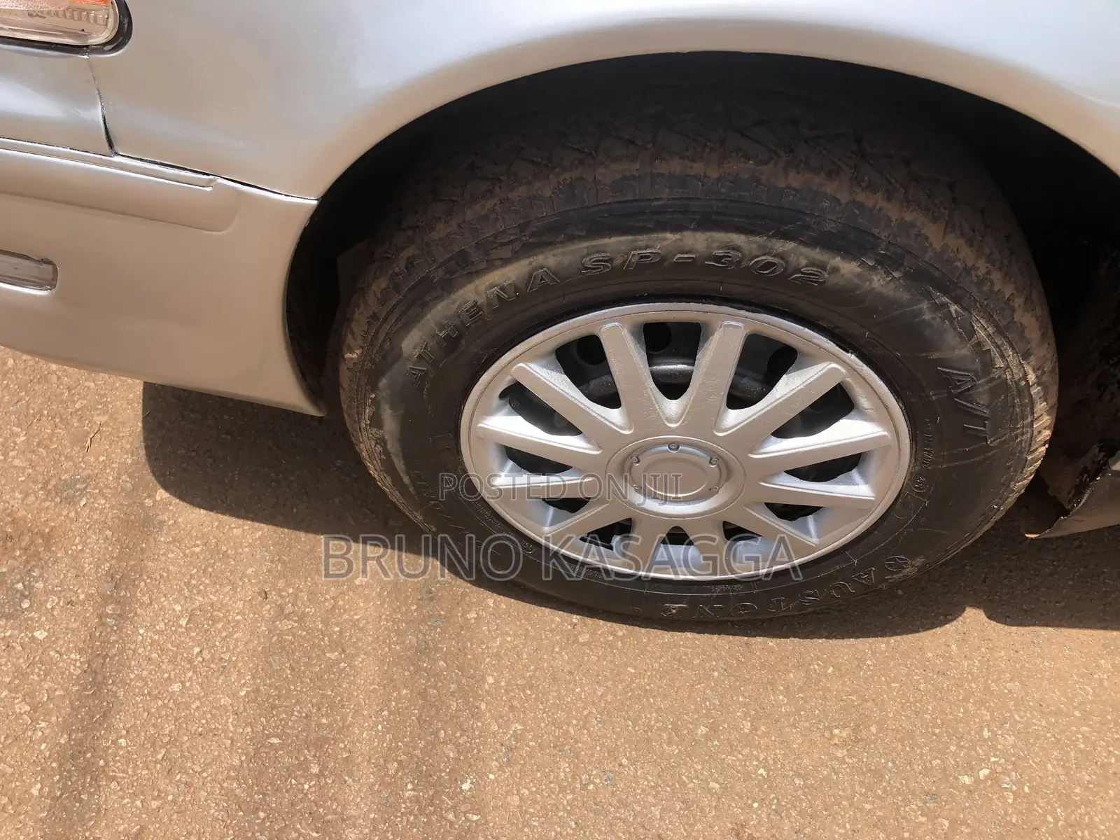 Toyota Mark II 2000 Silver