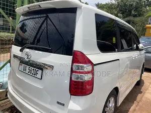Toyota Noah 2012 White