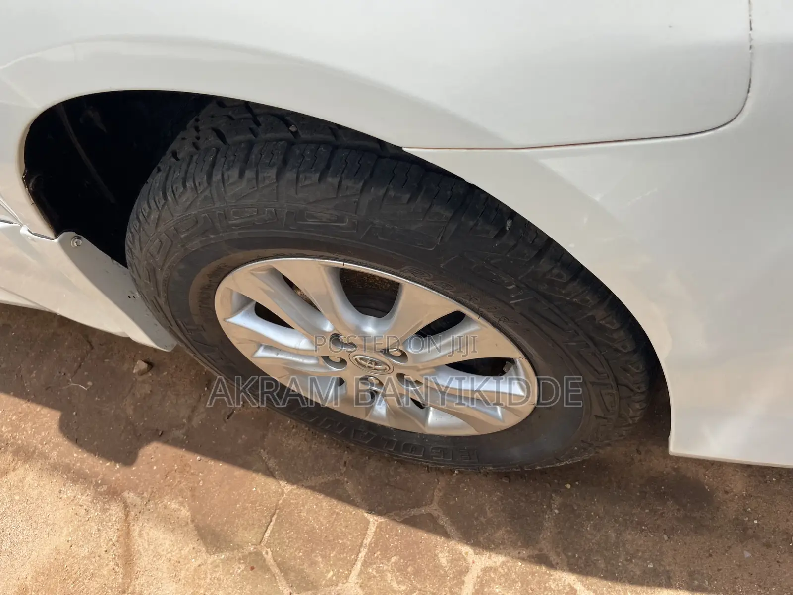 Toyota Noah 2012 White