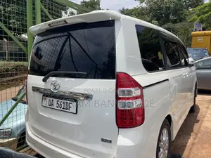Toyota Noah 2012 White