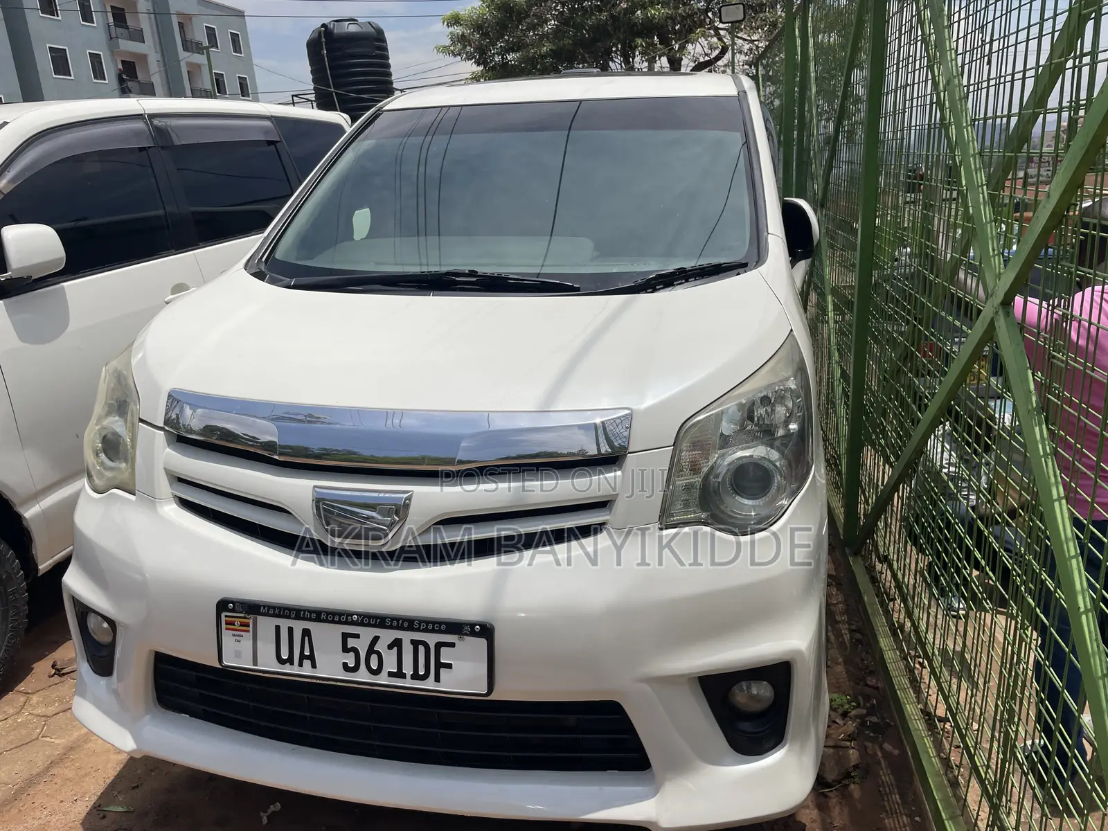 Toyota Noah 2012 White