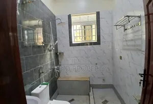 4bdrm House in Kira~Nsasa Along for sale