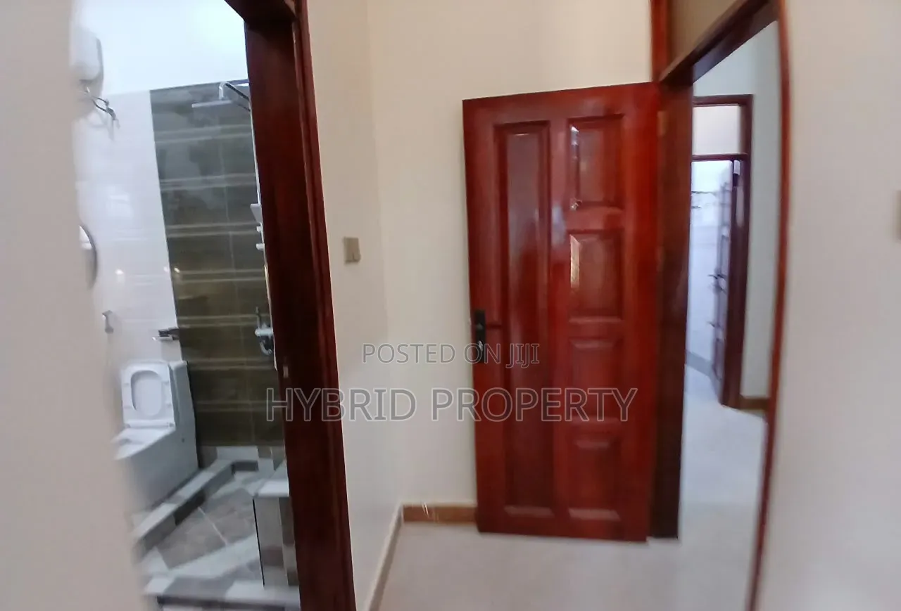 4bdrm House in Kira~Nsasa Along for sale