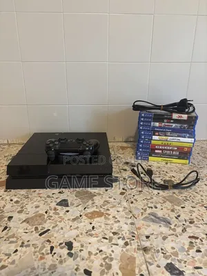 PS4 Standard – Buy the Console, Create the Memories!