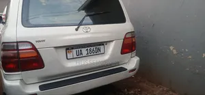 Toyota Land Cruiser 2005 White