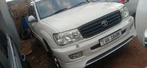 Toyota Land Cruiser 2005 White