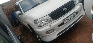 Toyota Land Cruiser 2005 White
