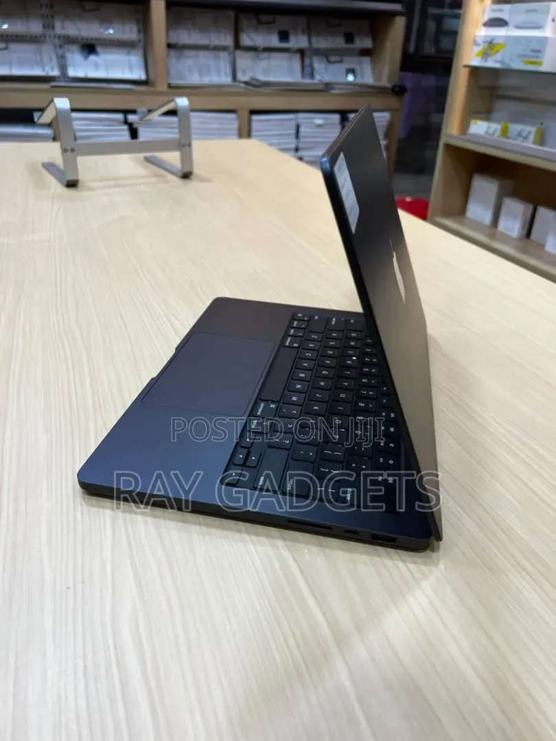New Laptop Apple MacBook Pro 2024 M4 Pro 24GB Apple M4 Pro SSD 512GB
