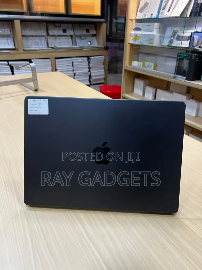 New Laptop Apple MacBook Pro 2024 M4 Pro 24GB Apple M4 Pro SSD 512GB
