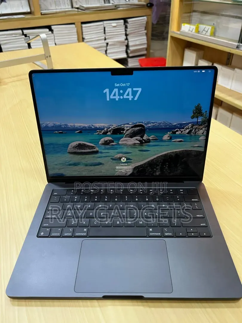 New Laptop Apple MacBook Pro 2024 M4 Pro 24GB Apple M4 Pro SSD 512GB