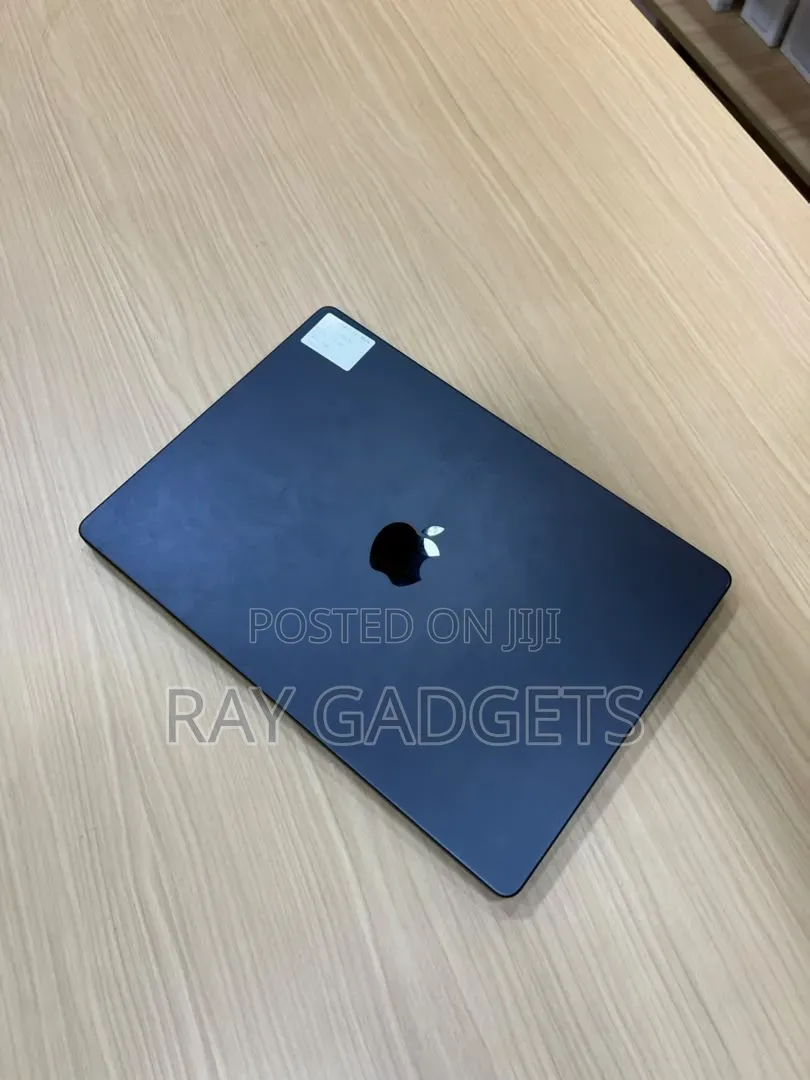 New Laptop Apple MacBook Pro 2024 M4 Pro 24GB Apple M4 Pro SSD 512GB