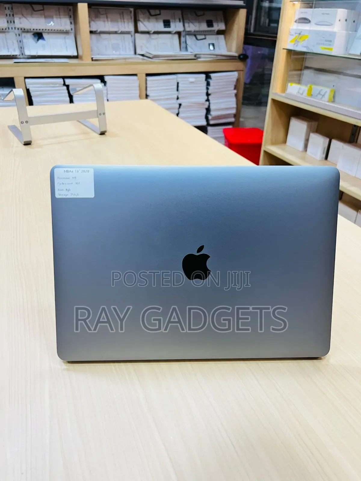 New Laptop Apple MacBook Air 2020 M1 8GB Apple M1 SSD 256GB