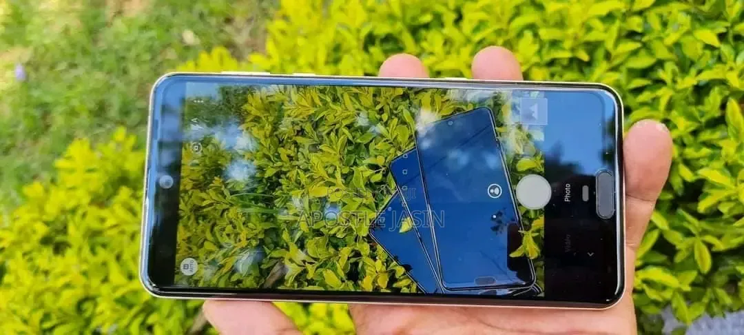 Sharp Aquos R3 128 GB Gold