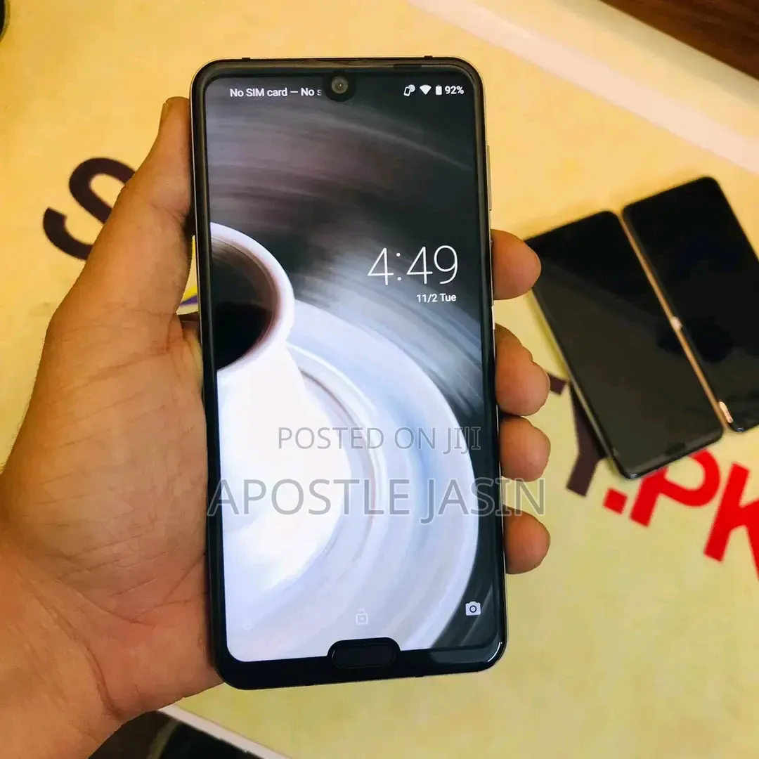 Sharp Aquos R3 128 GB Gold