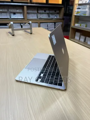New Laptop Apple MacBook Air 2023 M2 16GB Apple M2 SSD 512GB